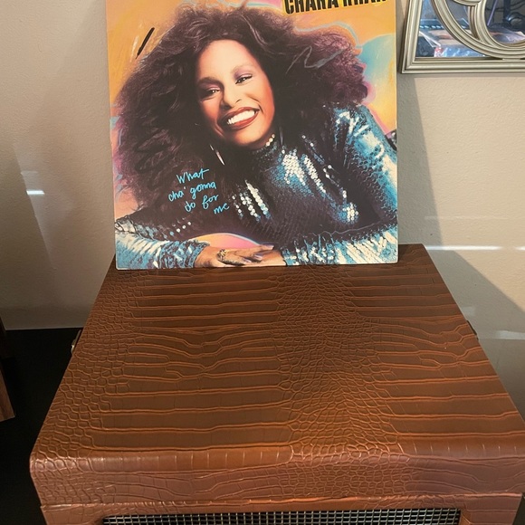 CLOSING SALE! Vynil Record Chaka Khan Signed What Cha’ Gonna Do For Me Album - Picture 4 of 5